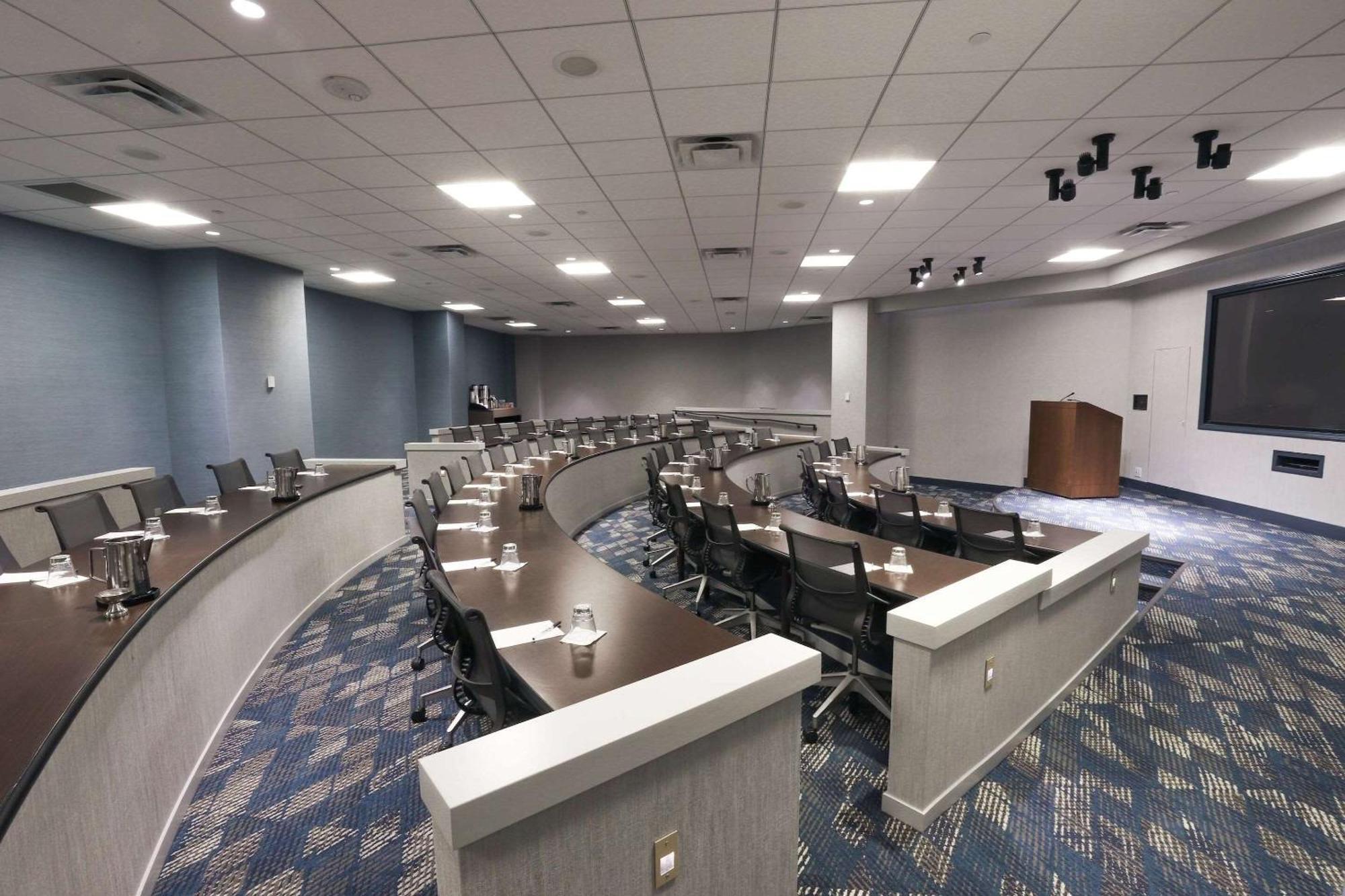 Radisson Plaza Hotel And Suites Kalamazoo Zewnętrze zdjęcie