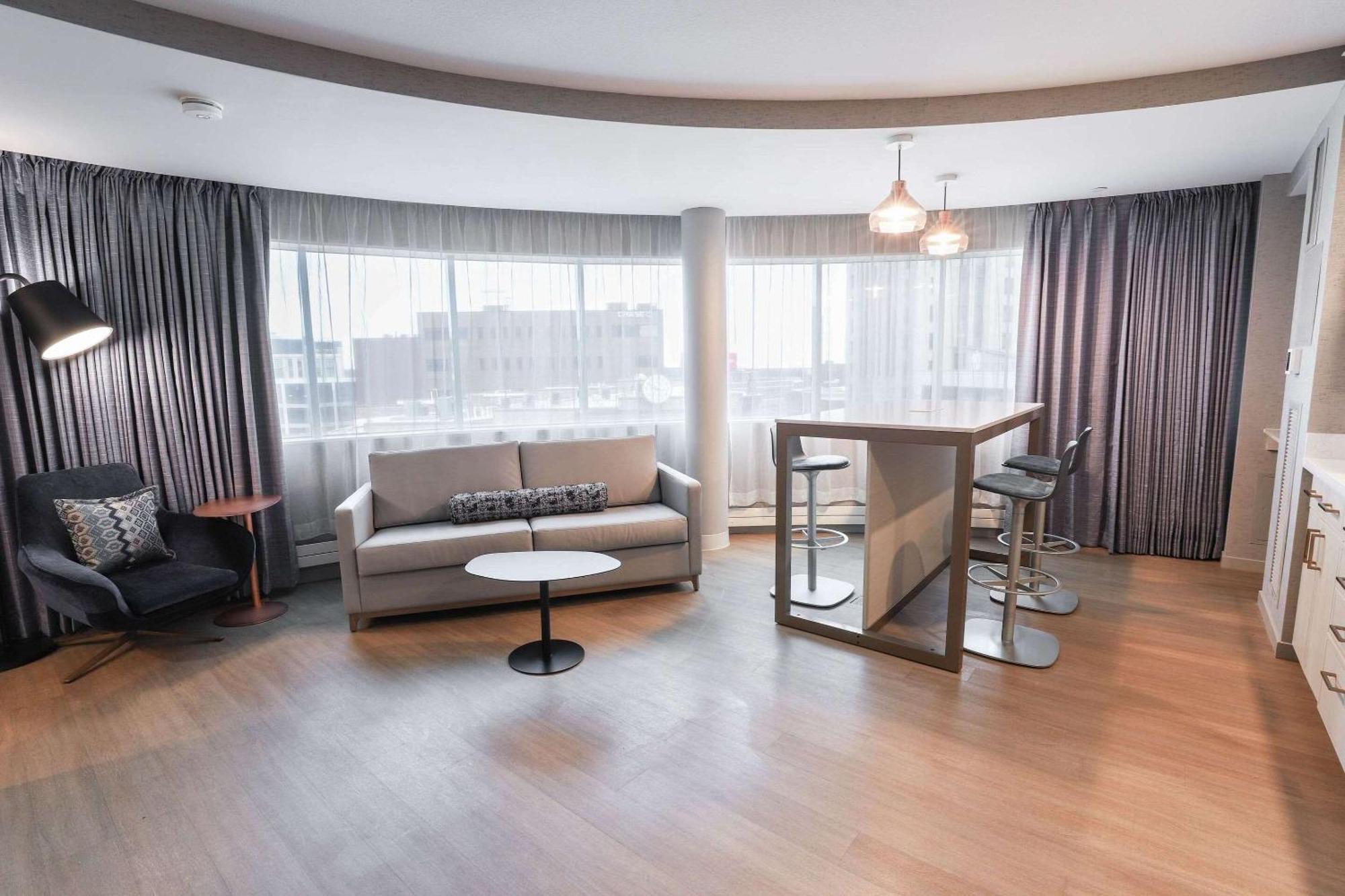 Radisson Plaza Hotel And Suites Kalamazoo Zewnętrze zdjęcie