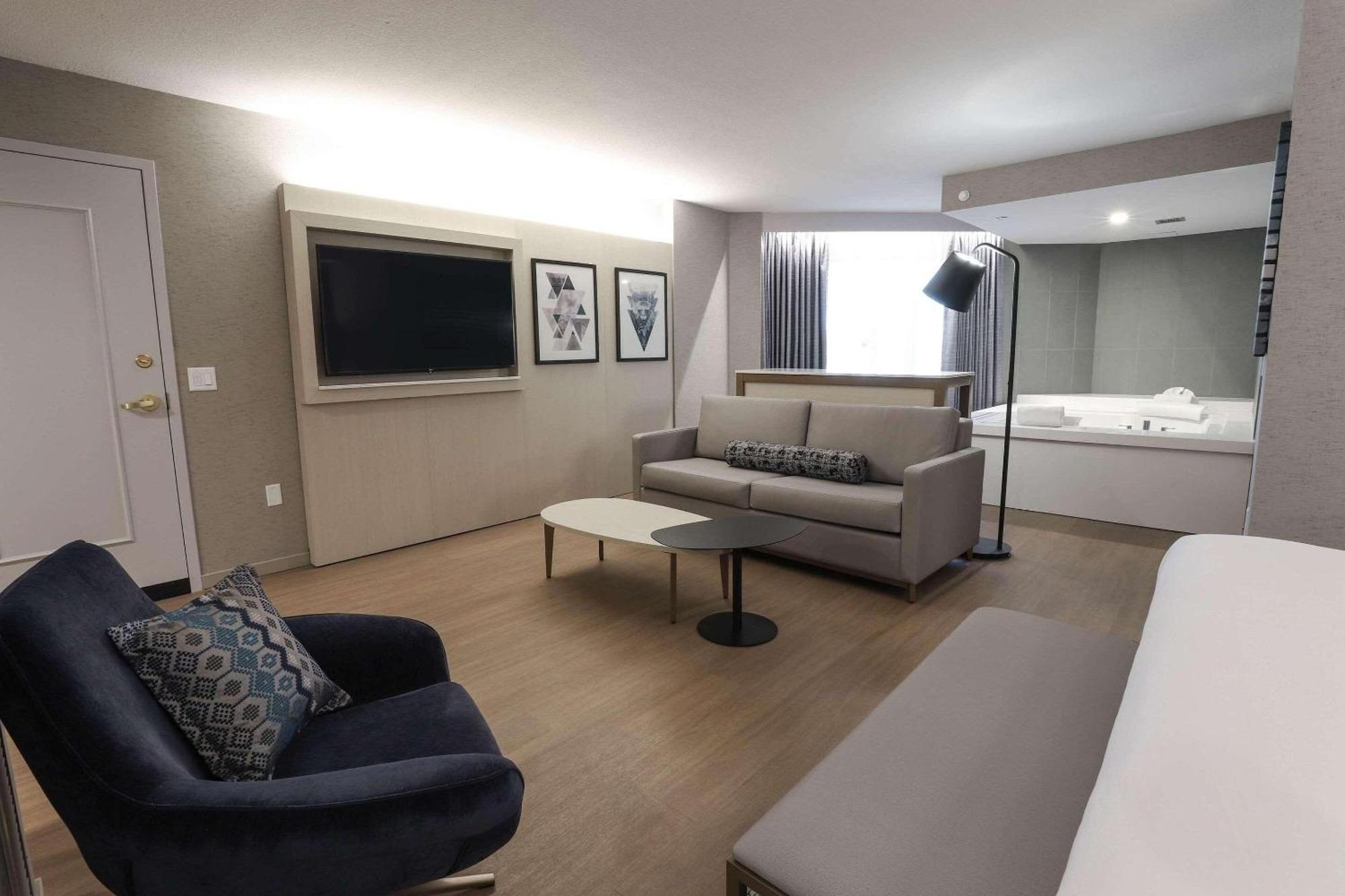 Radisson Plaza Hotel And Suites Kalamazoo Zewnętrze zdjęcie