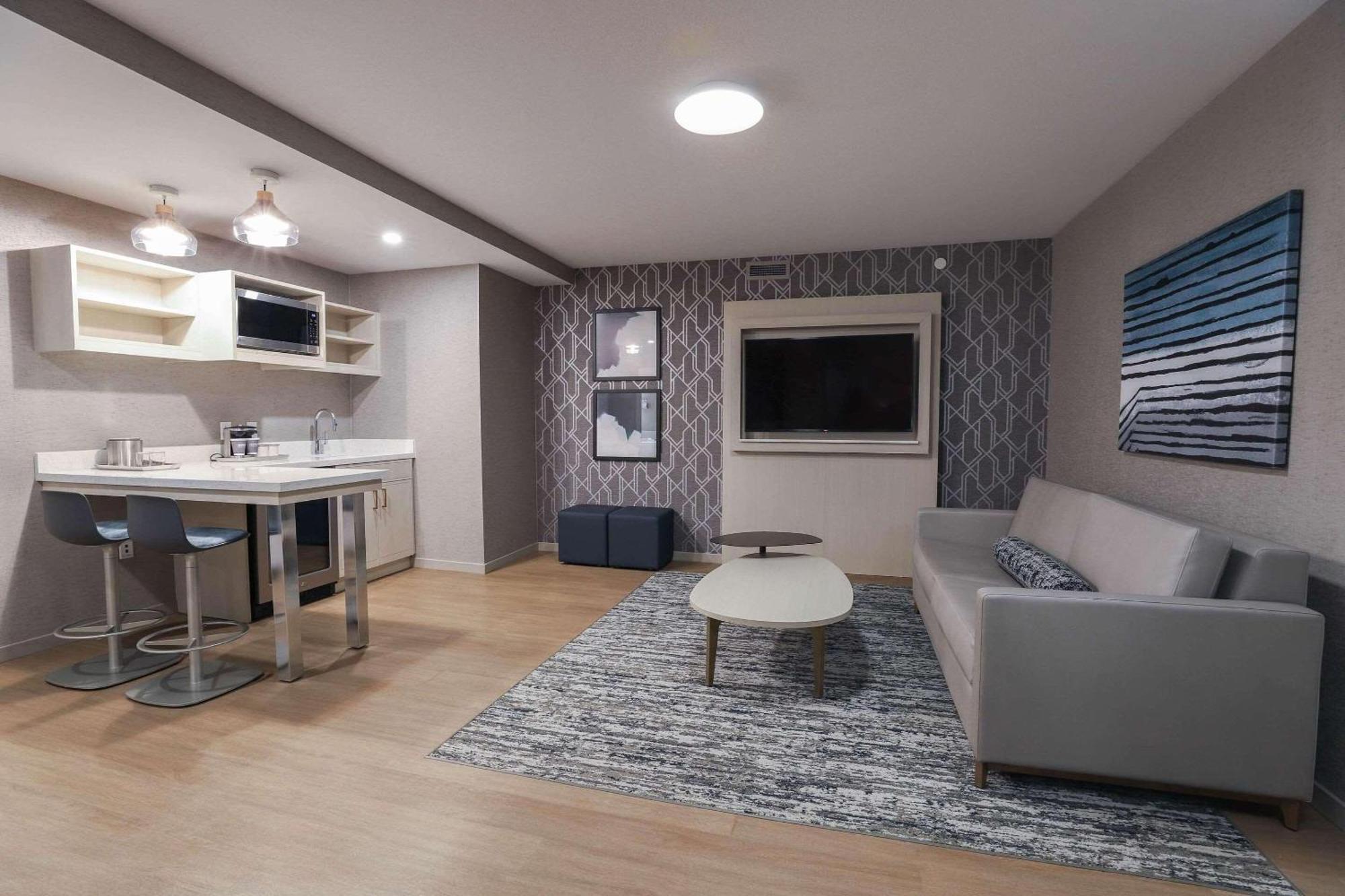 Radisson Plaza Hotel And Suites Kalamazoo Zewnętrze zdjęcie