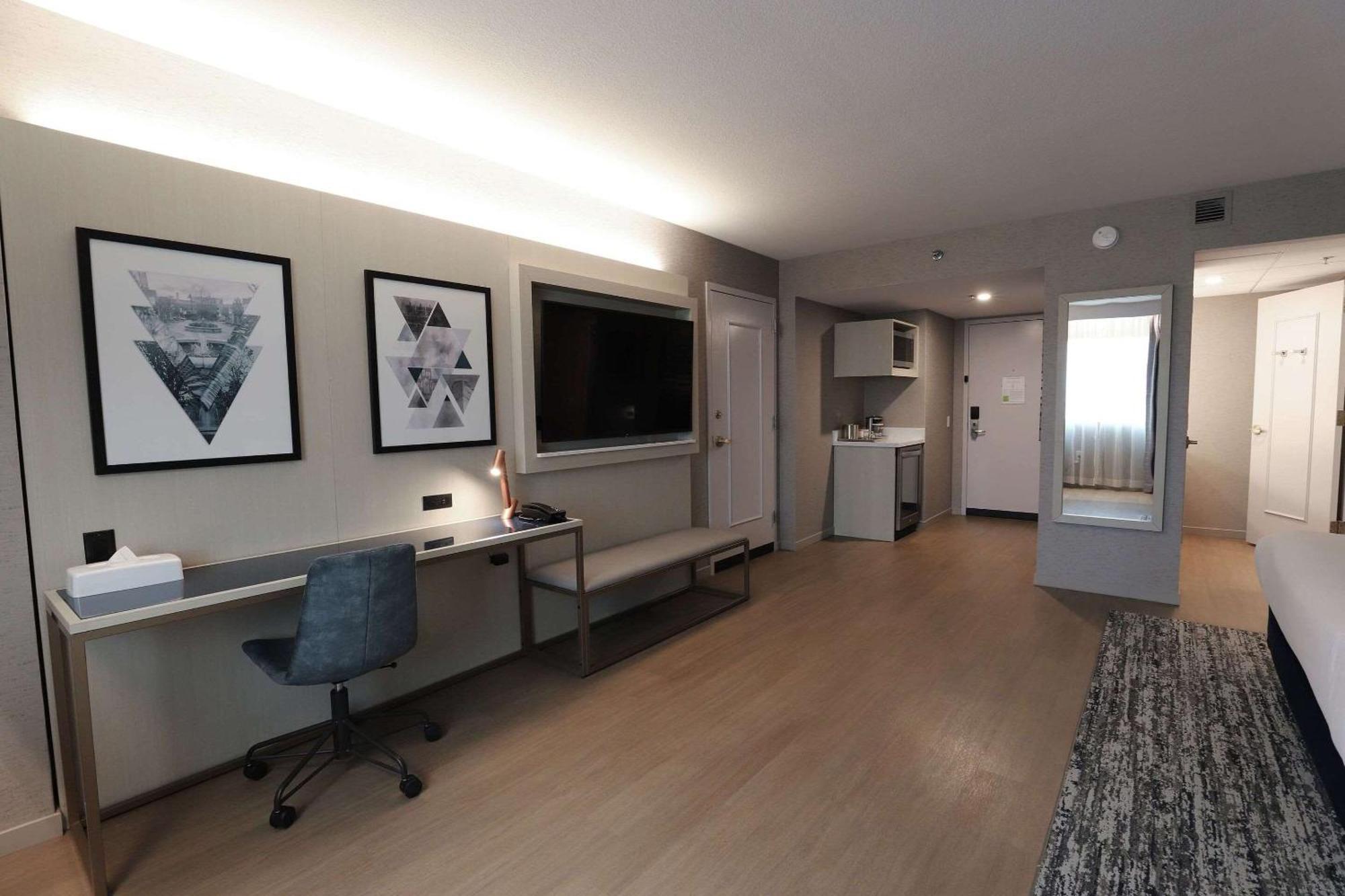 Radisson Plaza Hotel And Suites Kalamazoo Zewnętrze zdjęcie