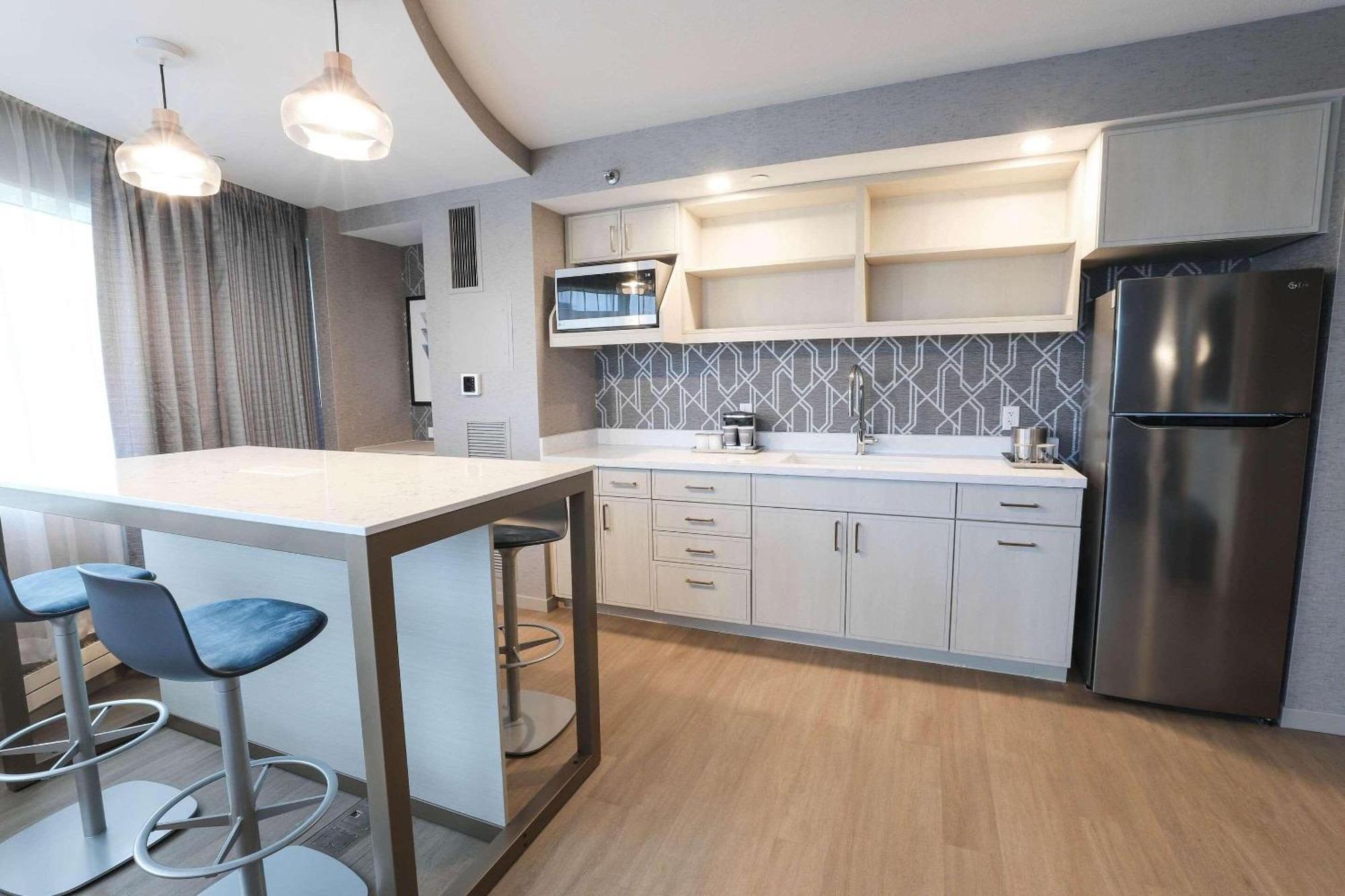 Radisson Plaza Hotel And Suites Kalamazoo Zewnętrze zdjęcie