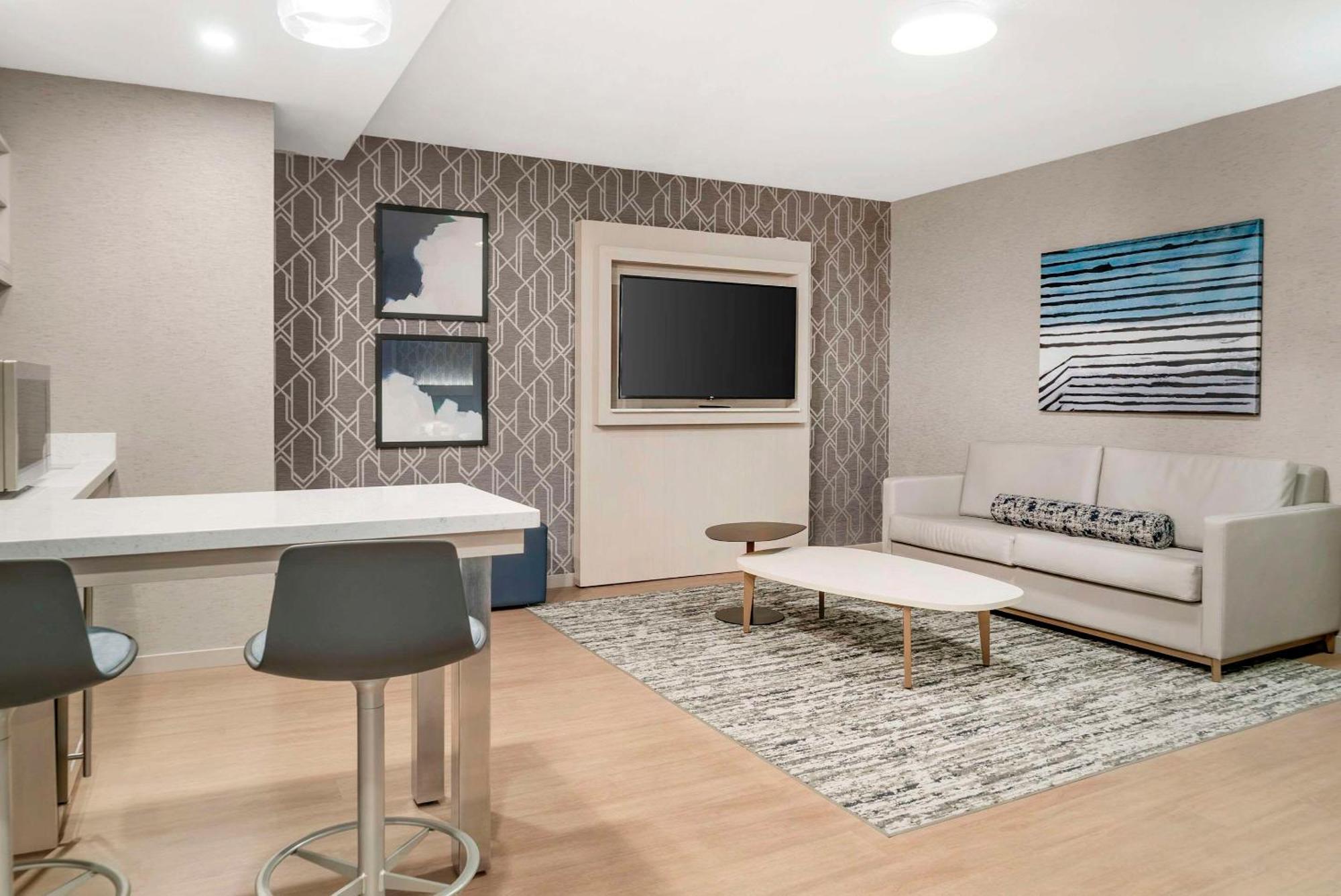 Radisson Plaza Hotel And Suites Kalamazoo Zewnętrze zdjęcie