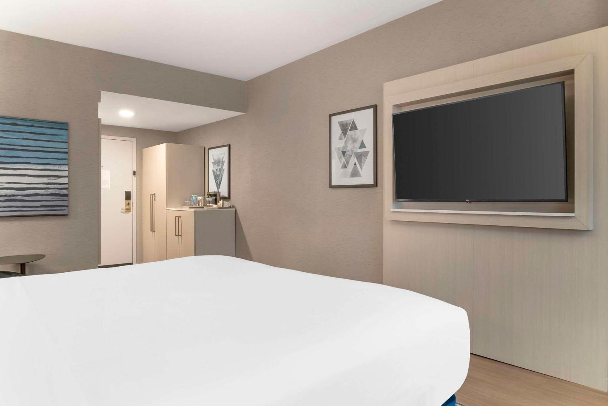 Radisson Plaza Hotel And Suites Kalamazoo Zewnętrze zdjęcie