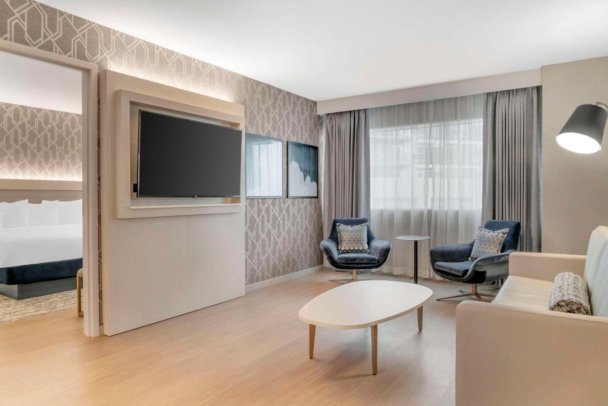 Radisson Plaza Hotel And Suites Kalamazoo Zewnętrze zdjęcie