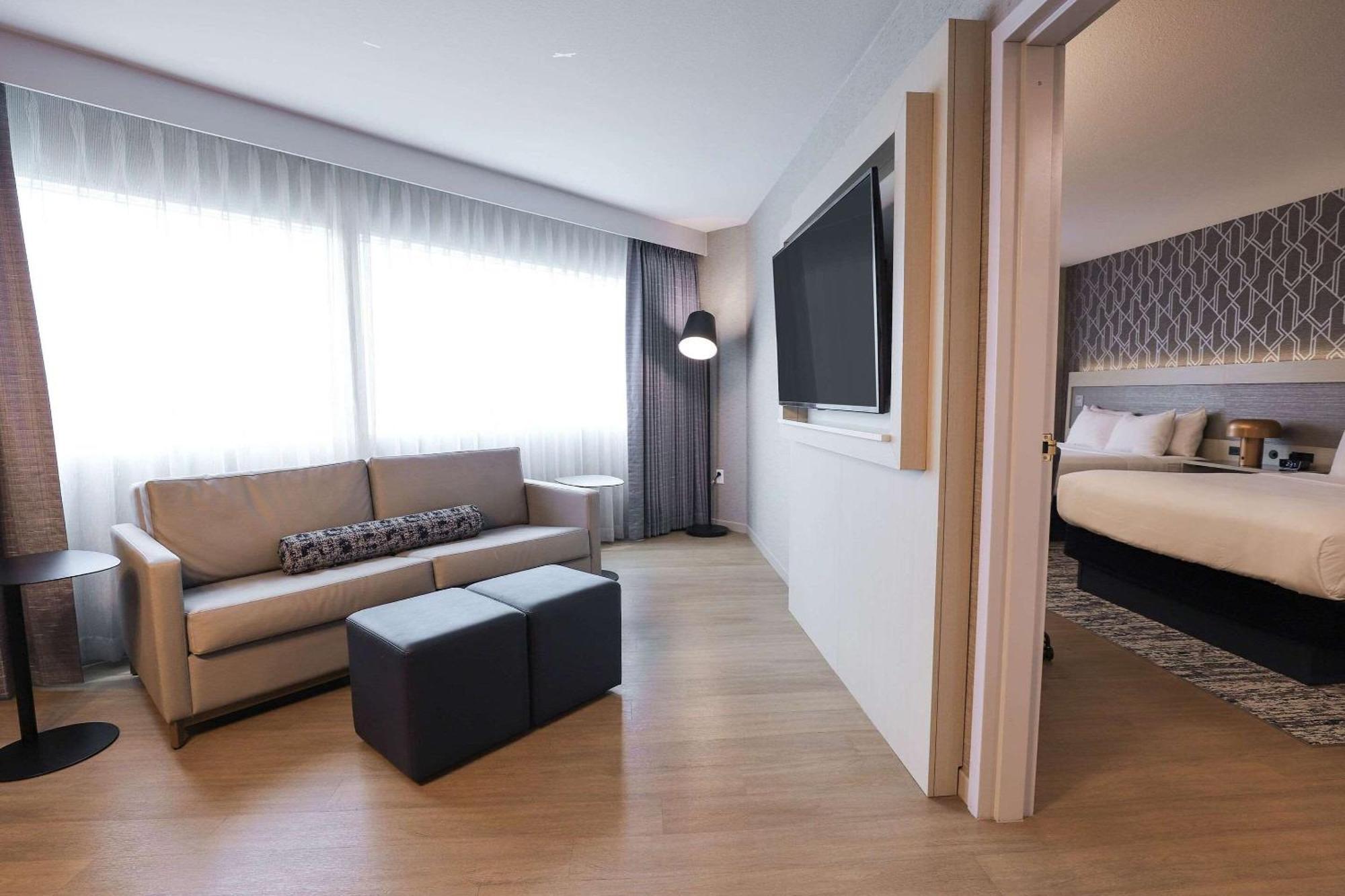 Radisson Plaza Hotel And Suites Kalamazoo Zewnętrze zdjęcie